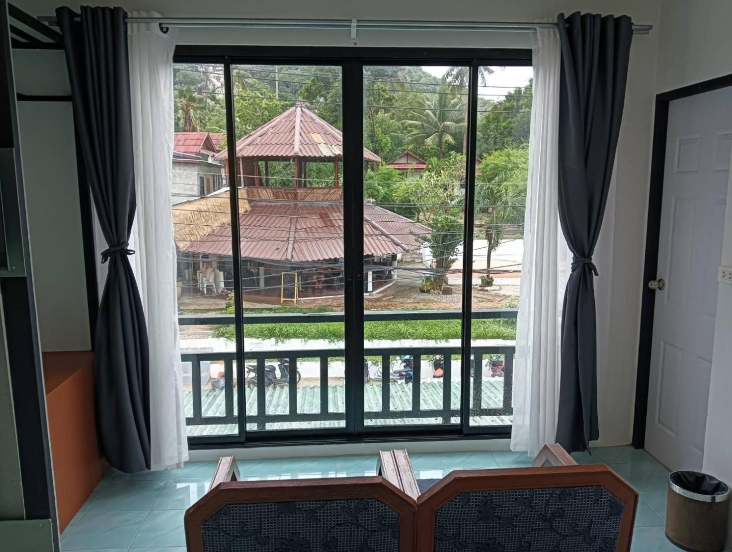 White Jail At Koh Tao Hostel Exterior foto