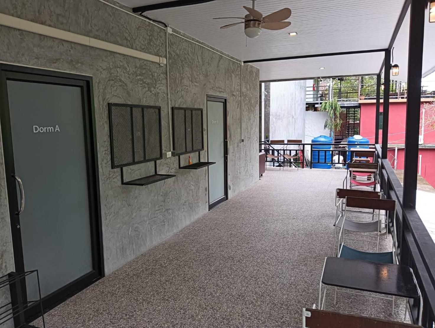 White Jail At Koh Tao Hostel Exterior foto