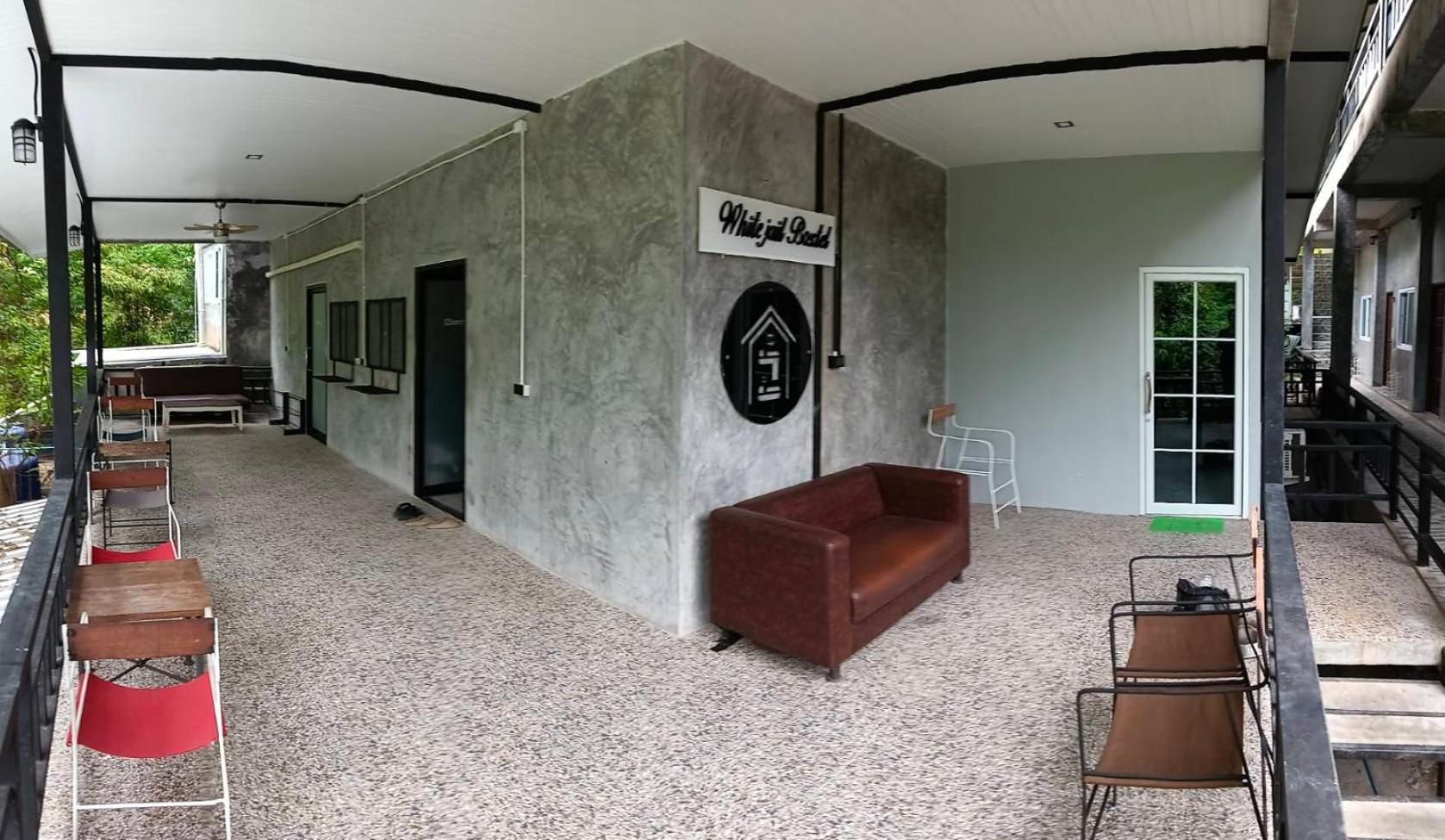 White Jail At Koh Tao Hostel Exterior foto