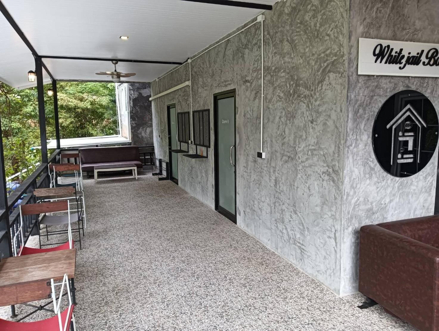 White Jail At Koh Tao Hostel Exterior foto