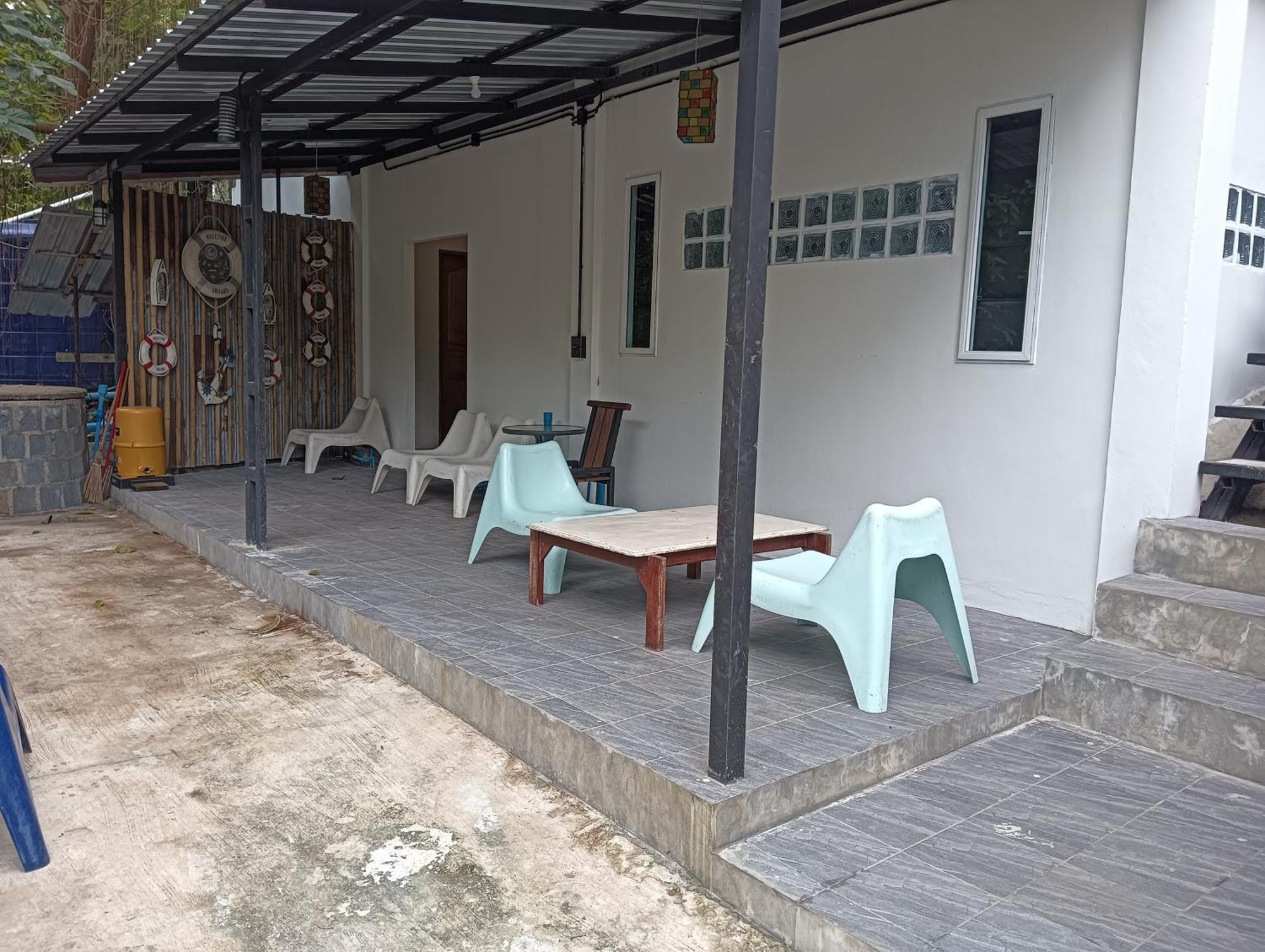 White Jail At Koh Tao Hostel Exterior foto