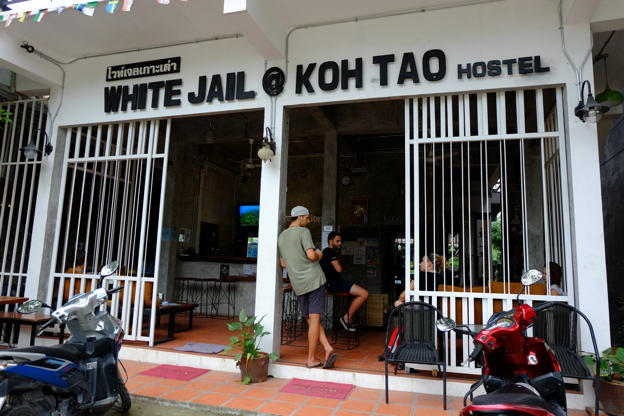 White Jail At Koh Tao Hostel Exterior foto
